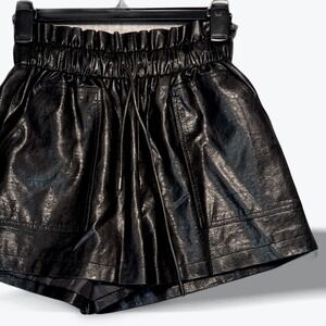 SCHHZPJ Womens Black Faux Leather Paperbag Waist Shorts High Rise Small NEW